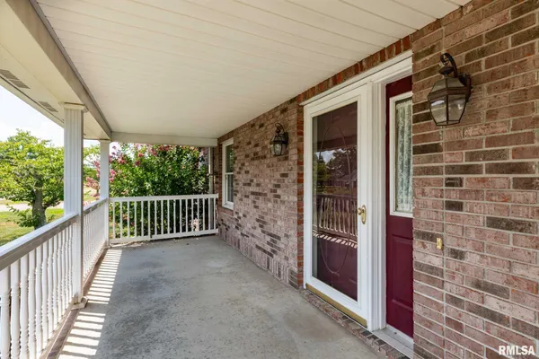 $289,000 | 304 Bogie Drive, Herrin, IL 62948