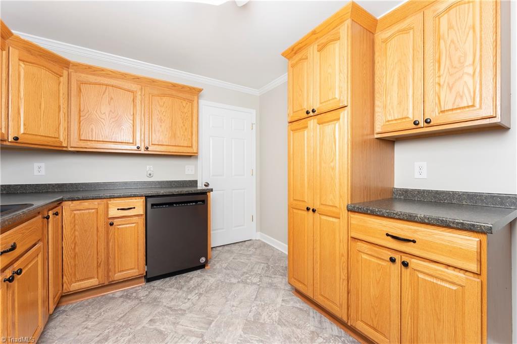 579 Sheffield Road Mocksville, NC 27028 - Photo 7 of 43 Gallery Image 7