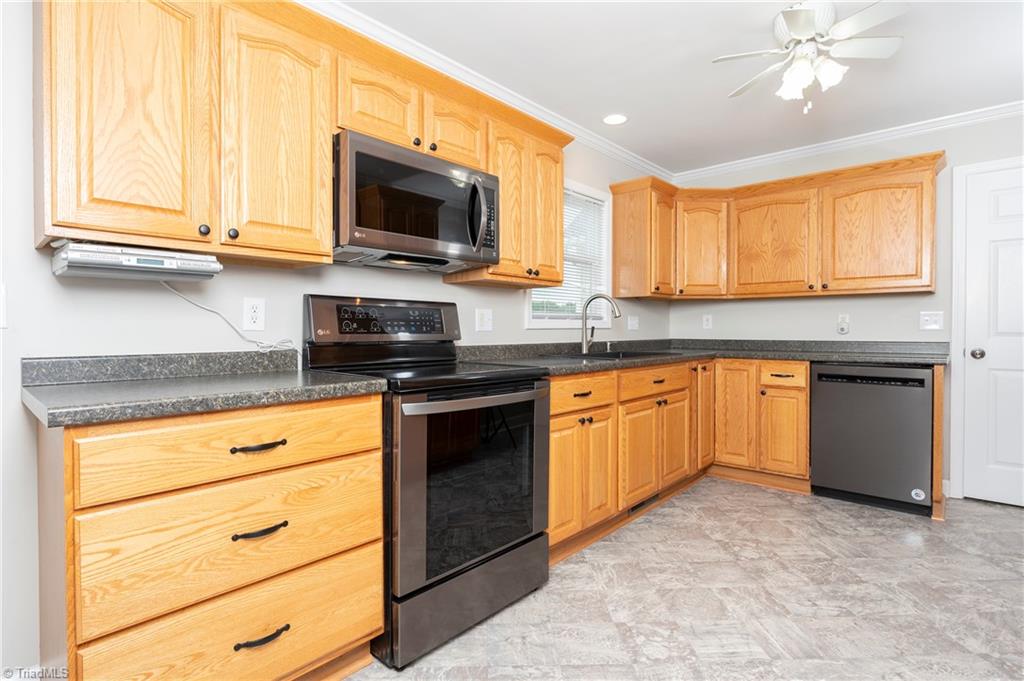 579 Sheffield Road Mocksville, NC 27028 - Photo 8 of 43 Gallery Image 8