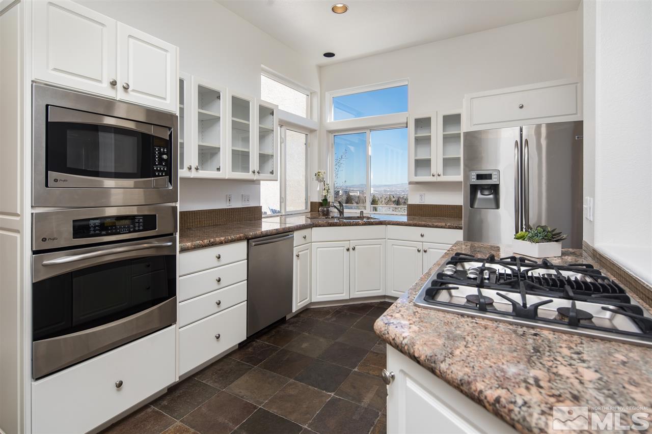 2612 Edgerock Road Reno, NV 89519 - Photo 4 of 22 Photo 4