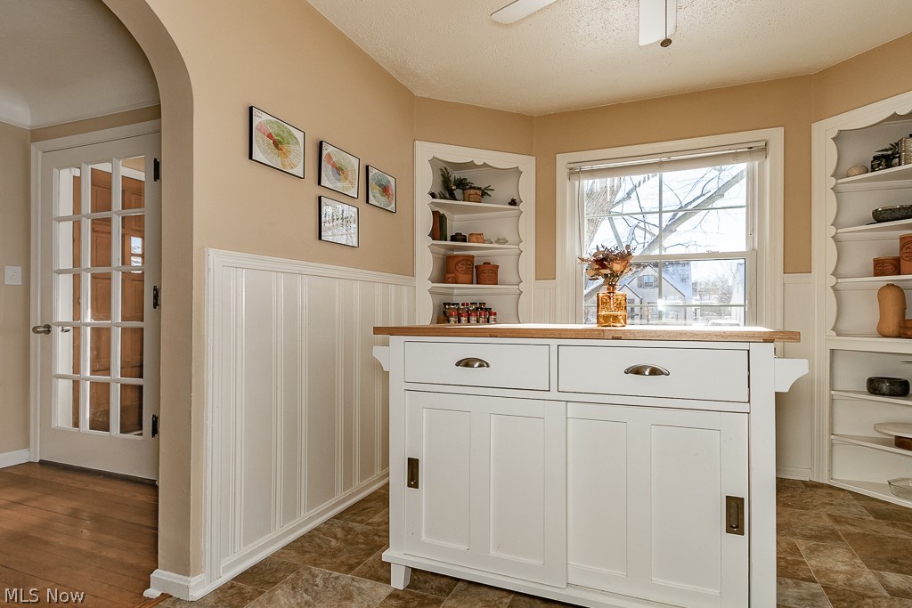 4149 Wilmington Road Cleveland, OH 44121 - Photo 8 of 35 Gallery Image 8