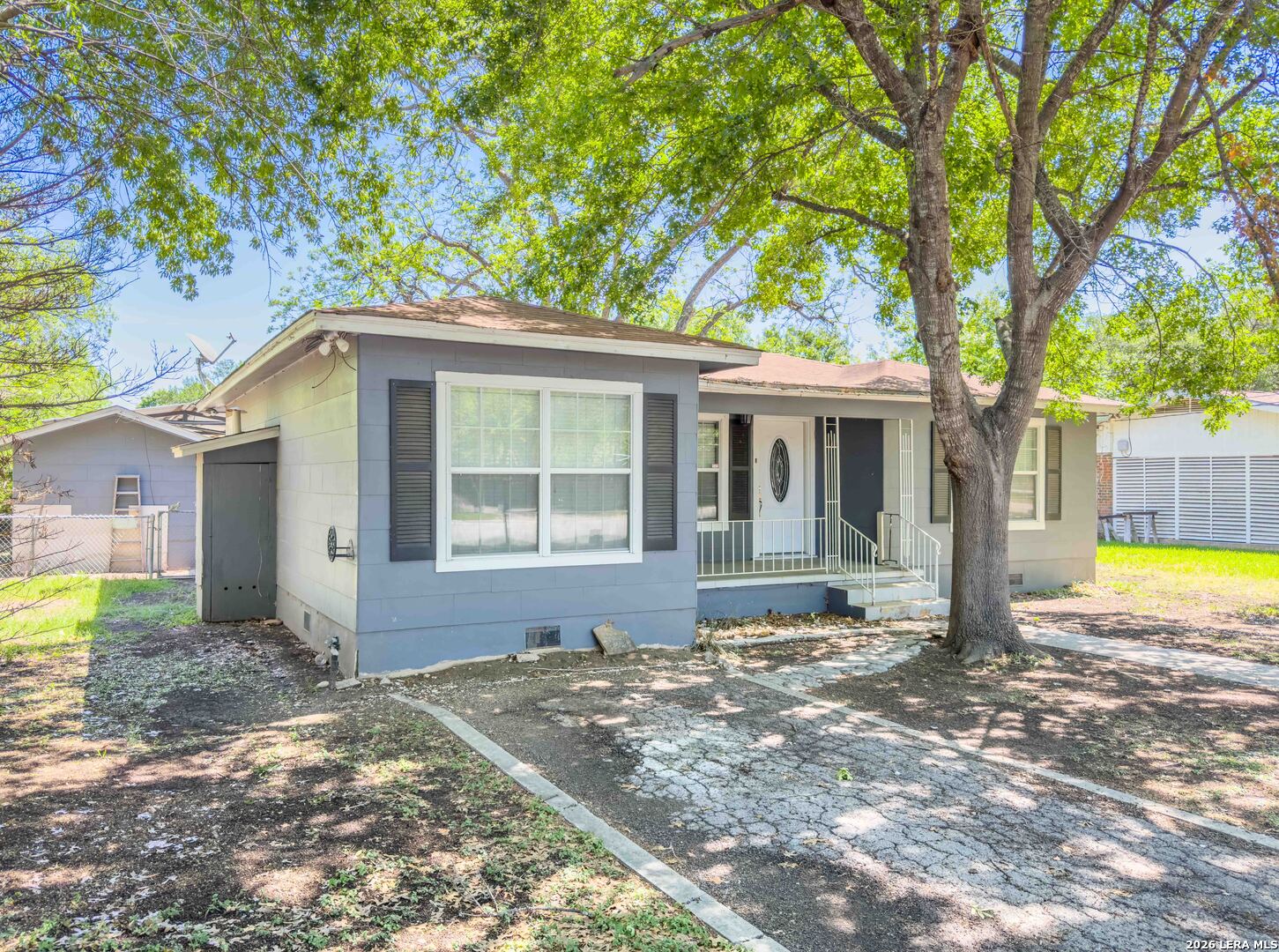 206 North 5th Street Uvalde, TX 78801 - Photo 1 of 17