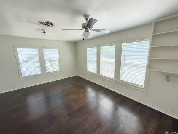 $185,000 | 206 North 5th Street, Uvalde, TX 78801