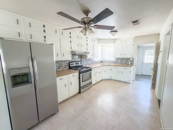 $185,000 | 206 North 5th Street, Uvalde, TX 78801