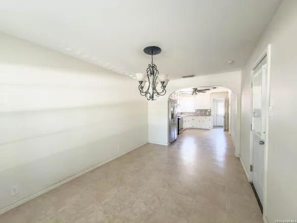 $185,000 | 206 North 5th Street, Uvalde, TX 78801