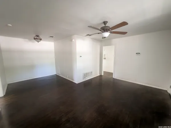 $185,000 | 206 North 5th Street, Uvalde, TX 78801