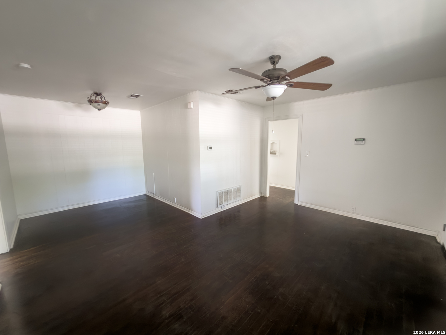 206 North 5th Street Uvalde, TX 78801 - Photo 8 of 17