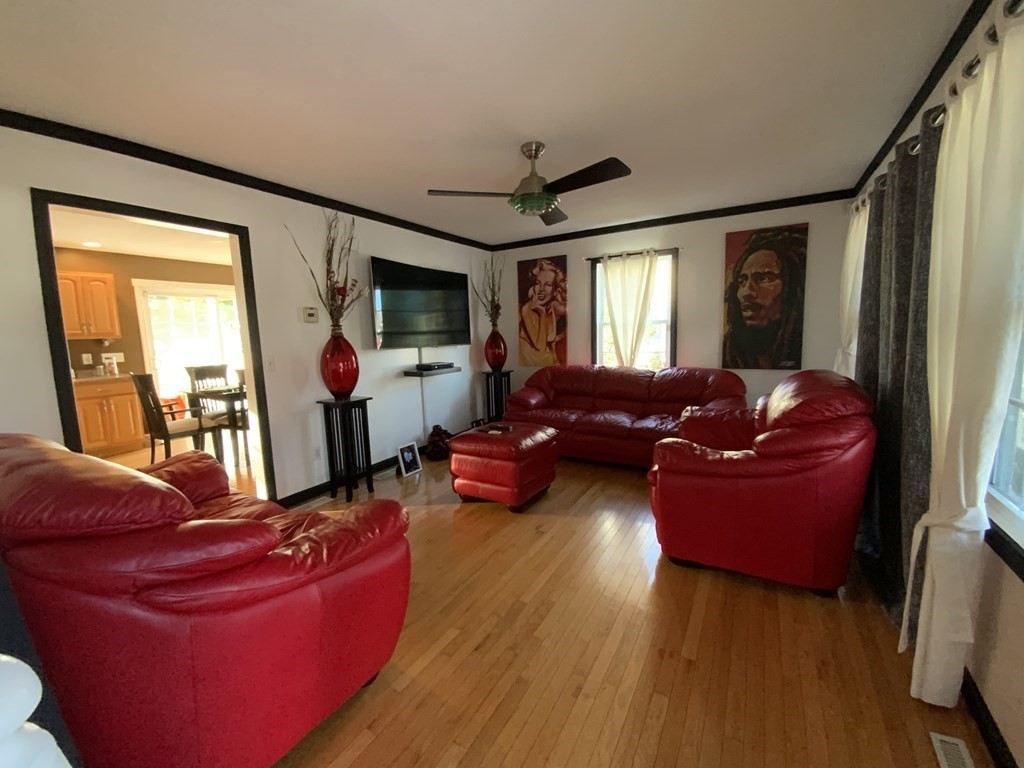 138 Pasco Road Springfield, MA 01151 - Photo 2 of 23