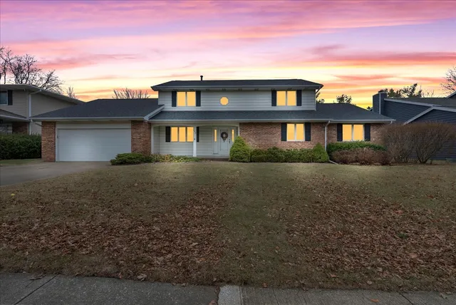 $350,000 | 404 Chelsea Drive, Bloomington, IL 61704