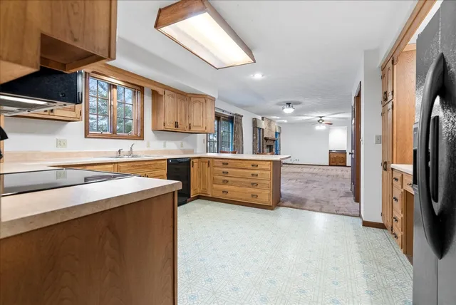 $350,000 | 404 Chelsea Drive, Bloomington, IL 61704