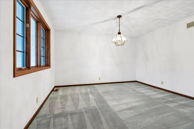 $350,000 | 404 Chelsea Drive, Bloomington, IL 61704