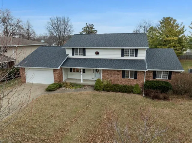 $350,000 | 404 Chelsea Drive, Bloomington, IL 61704