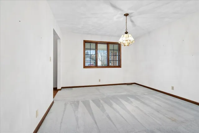 $350,000 | 404 Chelsea Drive, Bloomington, IL 61704