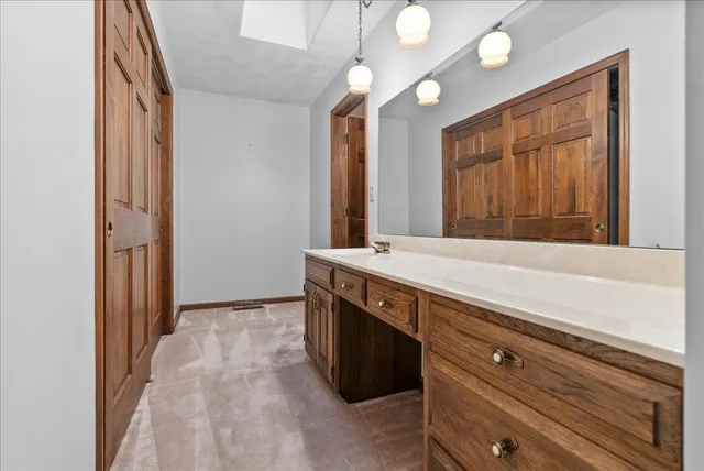 $350,000 | 404 Chelsea Drive, Bloomington, IL 61704