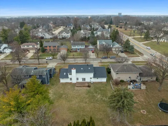 $350,000 | 404 Chelsea Drive, Bloomington, IL 61704