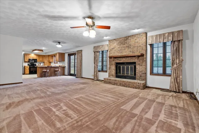 $350,000 | 404 Chelsea Drive, Bloomington, IL 61704