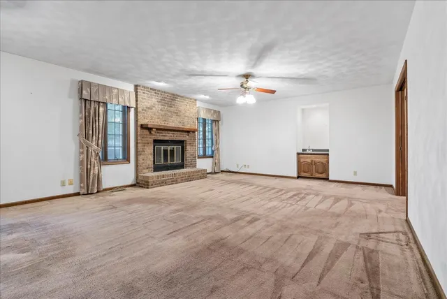 $350,000 | 404 Chelsea Drive, Bloomington, IL 61704