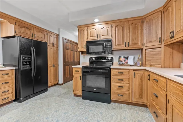 $350,000 | 404 Chelsea Drive, Bloomington, IL 61704