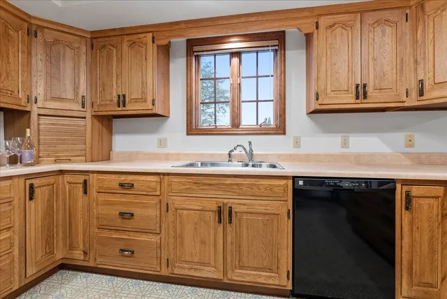 $350,000 | 404 Chelsea Drive, Bloomington, IL 61704