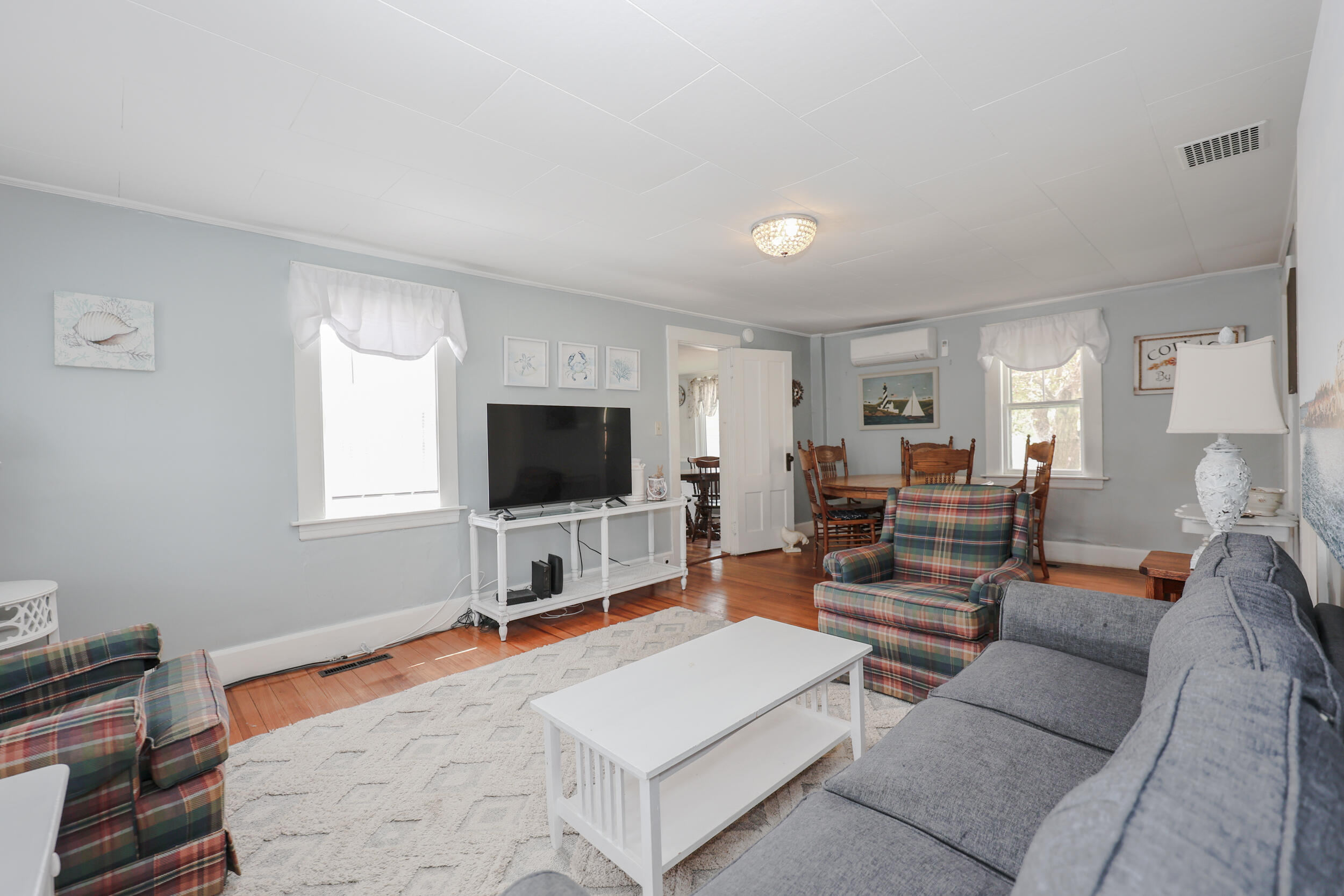 144 Post Road Wells, ME 04090 - Photo 11 of 48 living 1