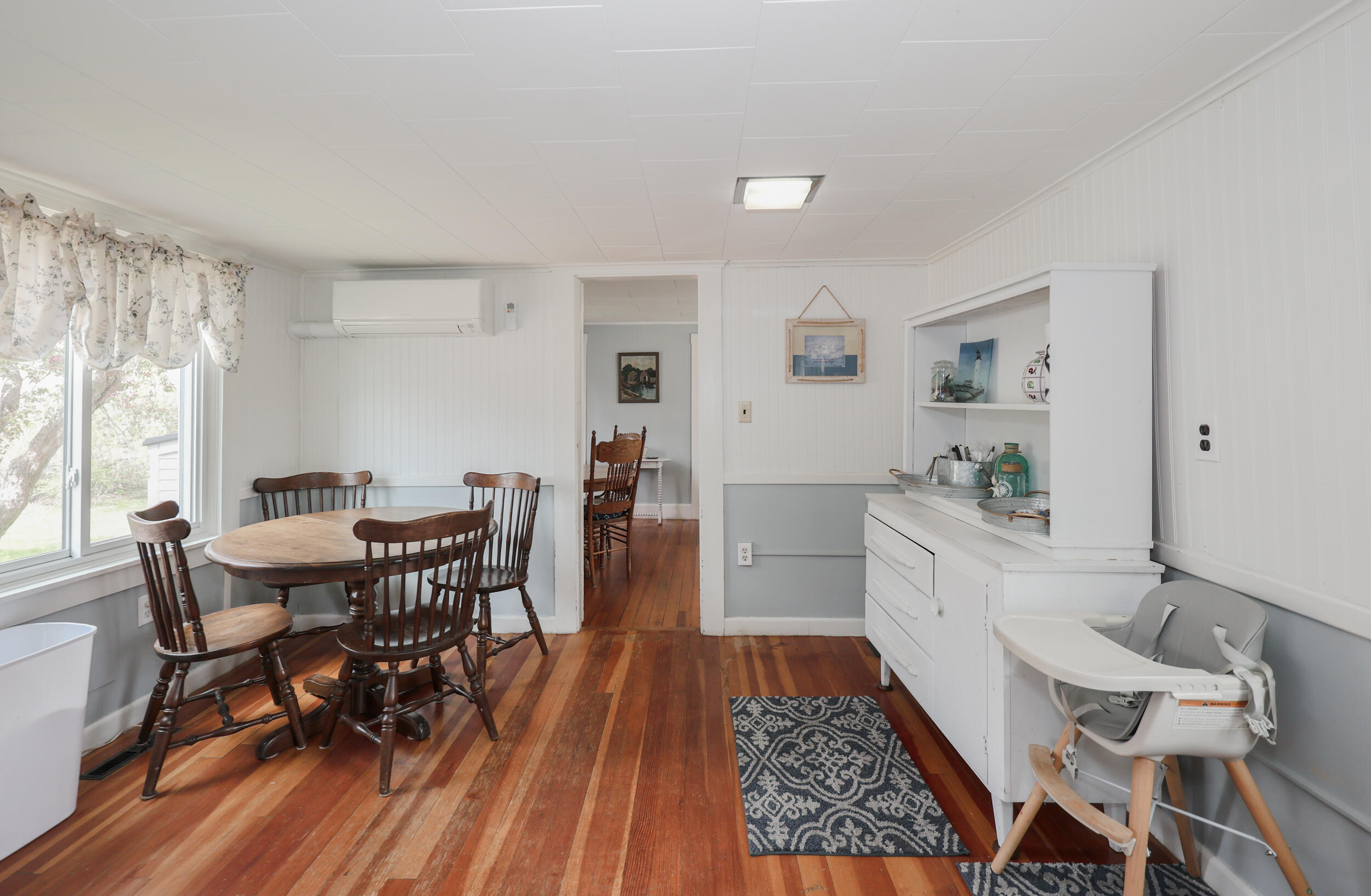 144 Post Road Wells, ME 04090 - Photo 9 of 48 kitchen table