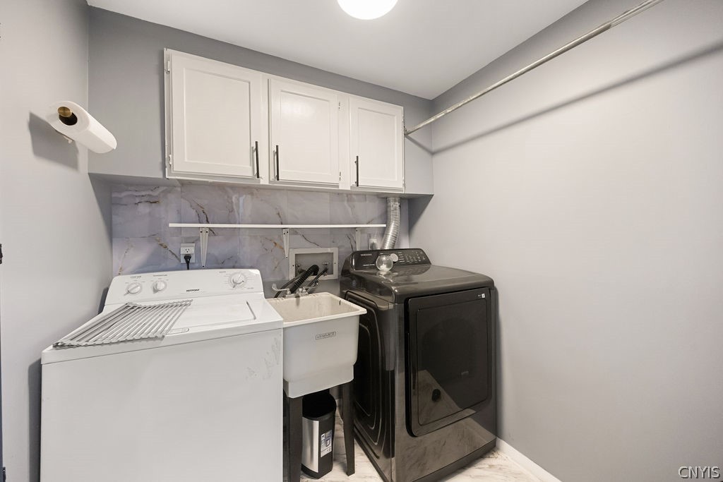 8103 Princess Path Clay, NY 13090 - Photo 20 of 29