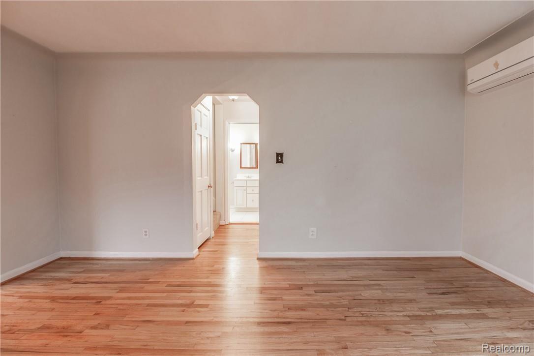 650 Trinway Road Troy, MI 48085 - Photo 7 of 37 Interiors (3 of 24).jpg