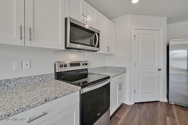 $374,240 | 1221 Inner Banks Lane, Unit 464, Jacksonville, NC 28546