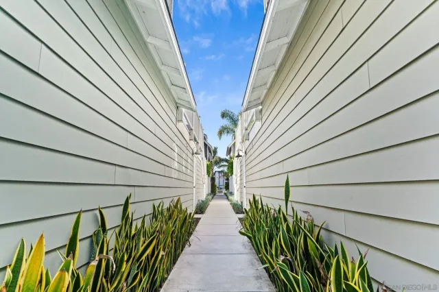 $1,280,000 | 4954 Saratoga Avenue, San Diego, CA 92107