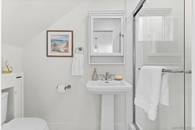 $1,280,000 | 4954 Saratoga Avenue, San Diego, CA 92107