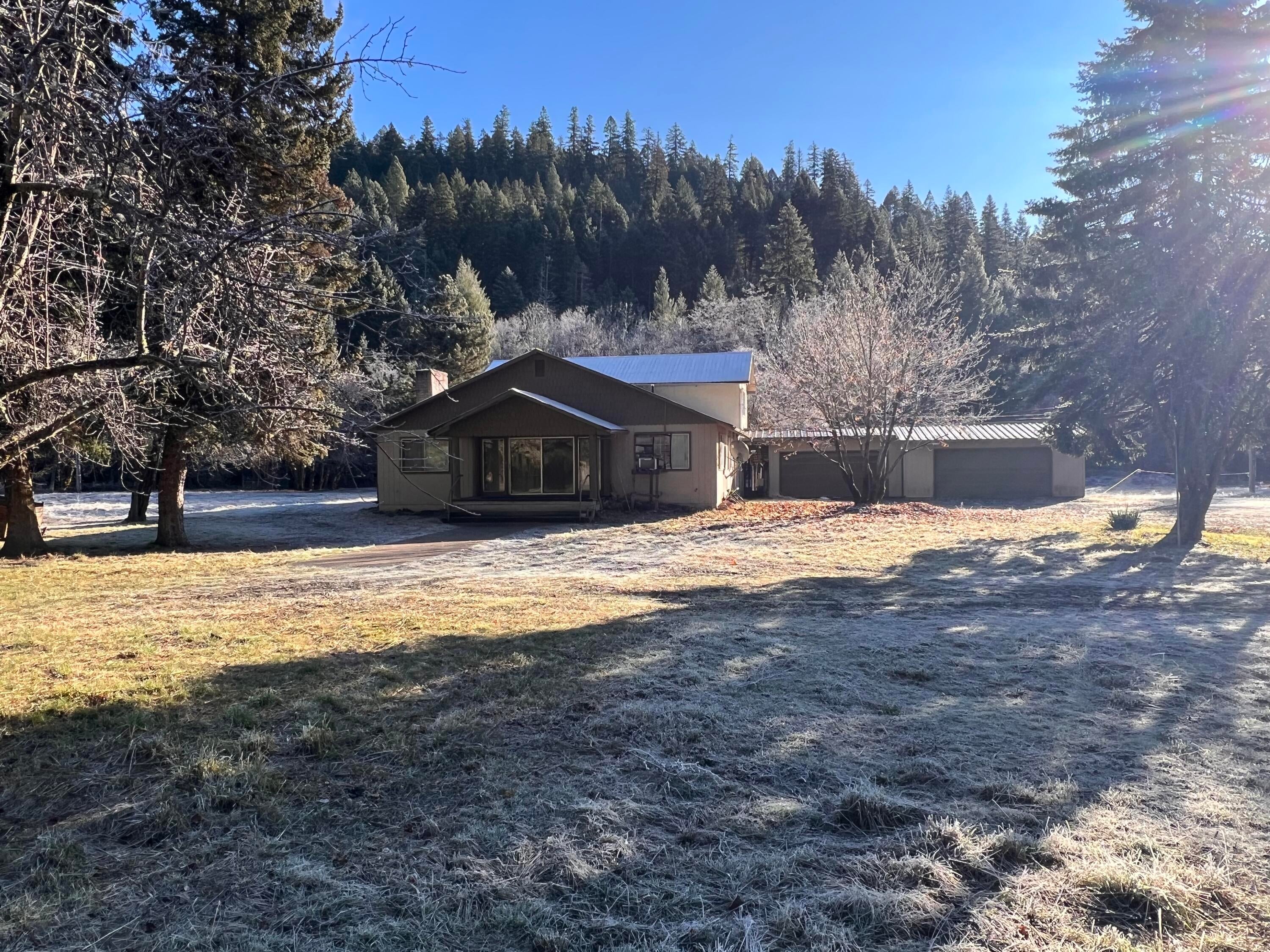 350 Sugar Pine Road Trail, OR 97541 - Photo 1 of 10 Front of house with 3 car garage