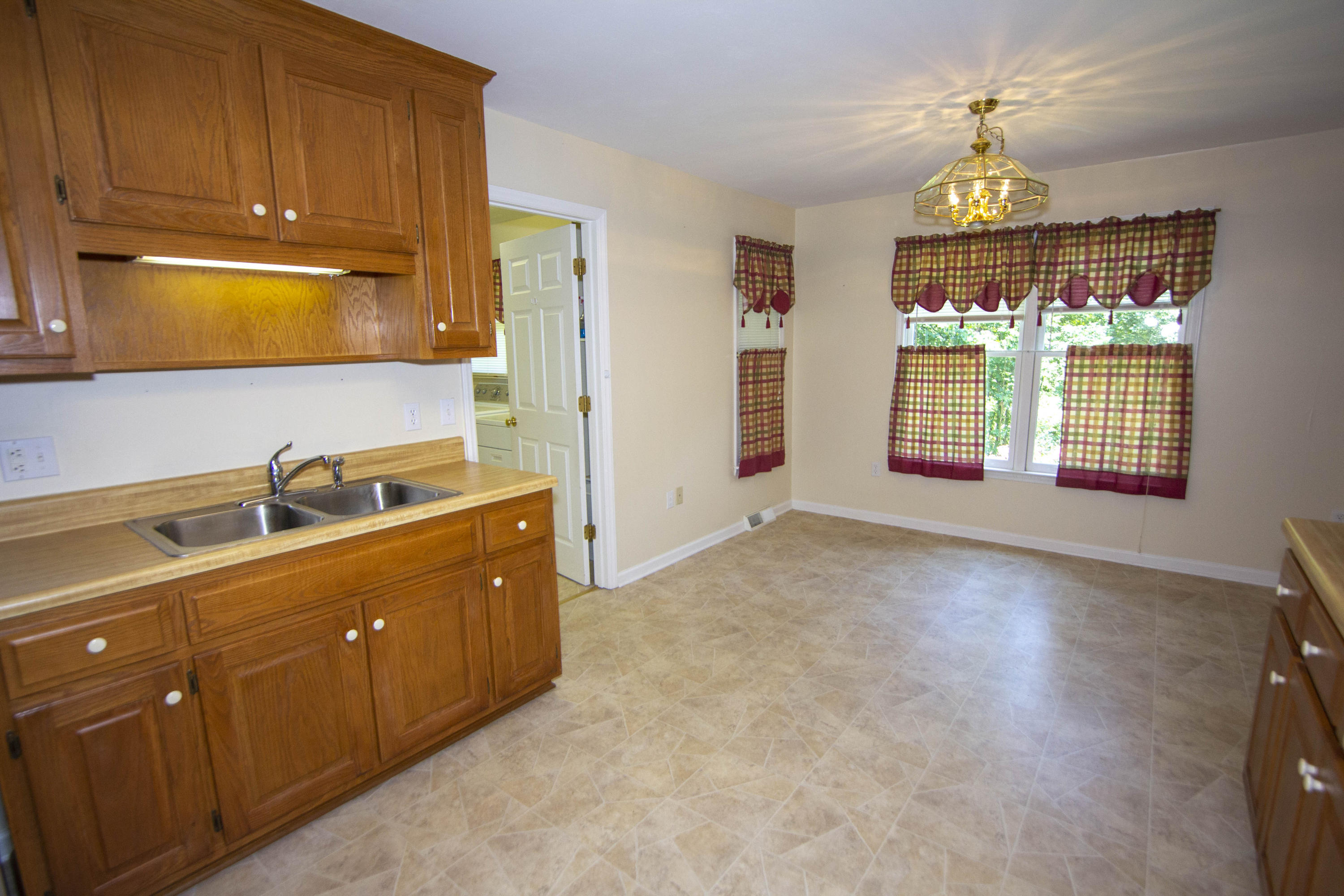575 Tall Tree Road Wirtz, VA 24184 - Photo 16 of 64 Kitchen/Dining Area