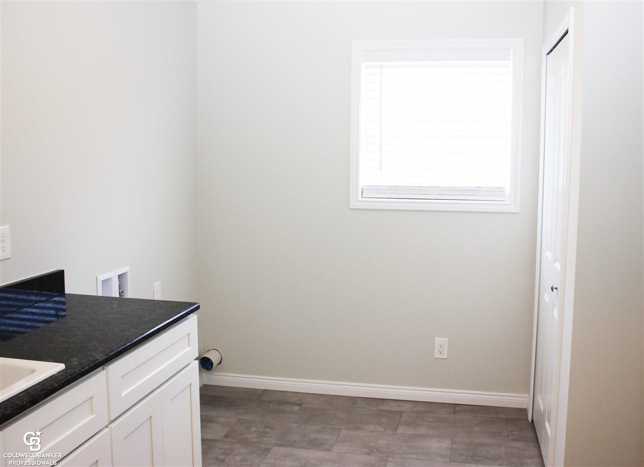 4888 Glover Road Almont, MI 48003 - Photo 30 of 54 Laundry Room