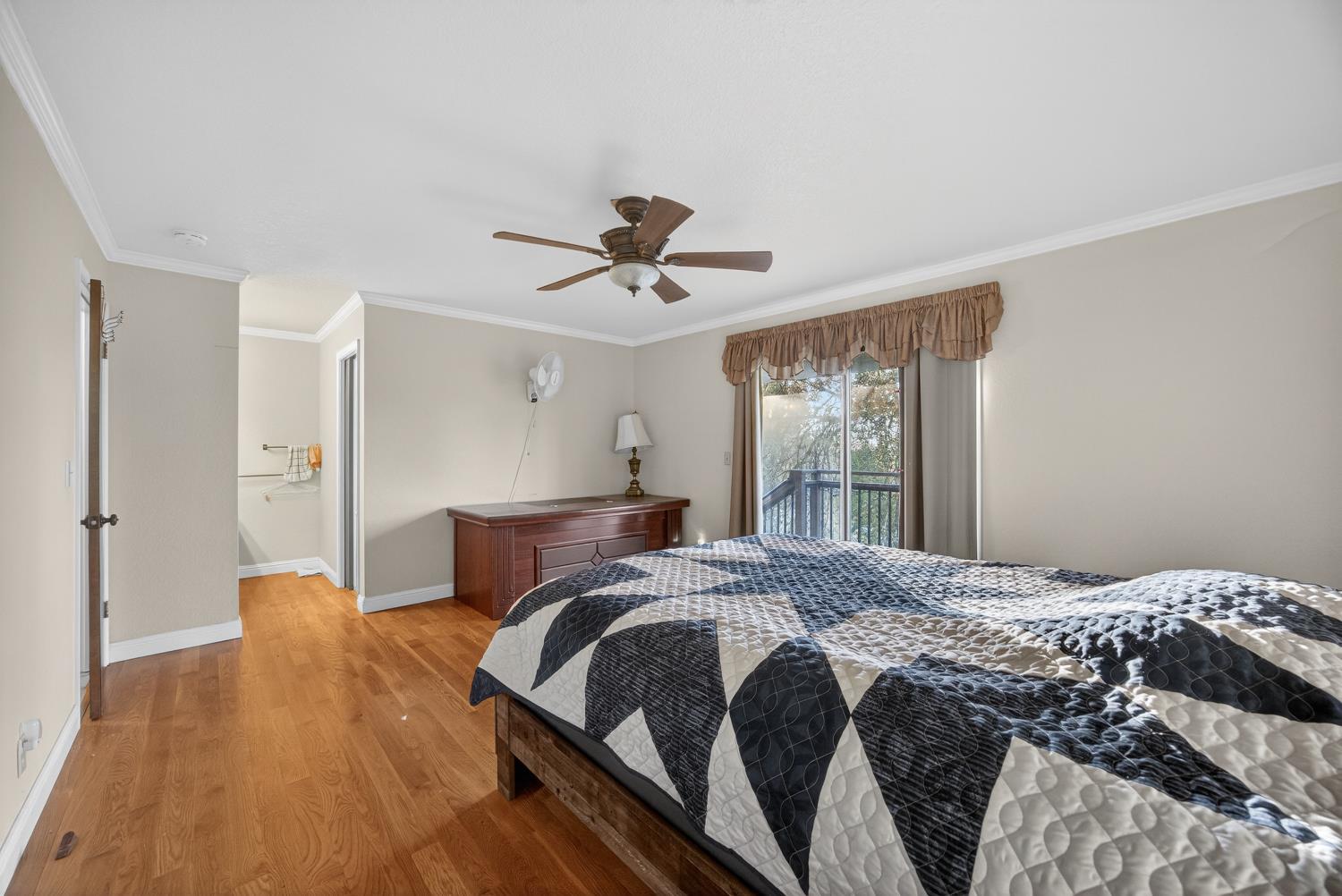 3281 Yearling Trail Placerville, CA 95667 - Photo 33 of 61 a bedroom with a bed and a window