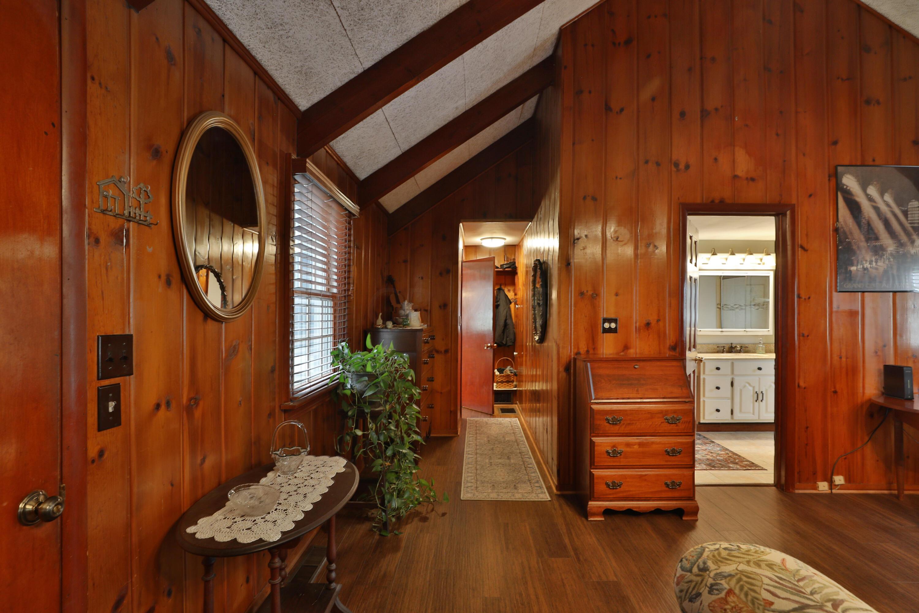 390 East Beaumont Road Columbus, OH 43214 - Photo 26 of 52 Family room