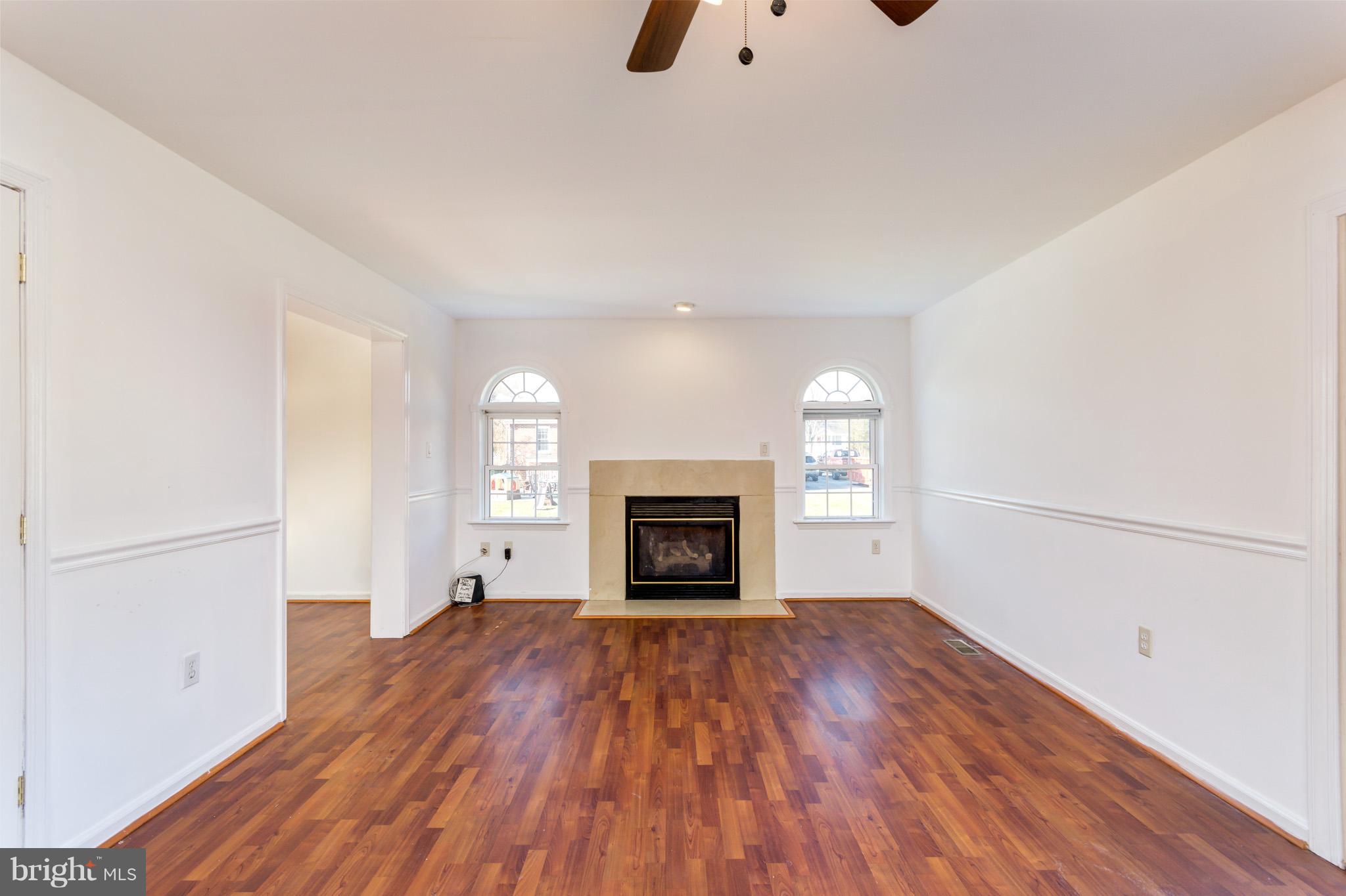 2529 Perring Woods Road Baltimore, MD 21234 - Photo 3 of 30 Living Room