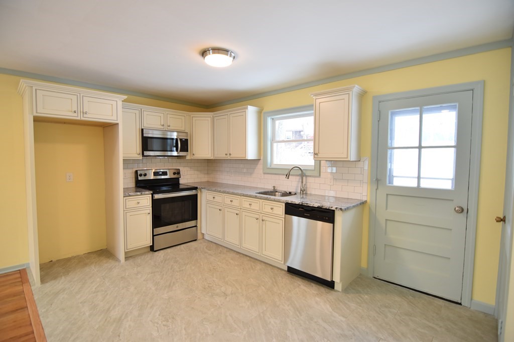 30 Ridge Street Westminster, MA 01473 - Photo 6 of 27 Gallery Image 6