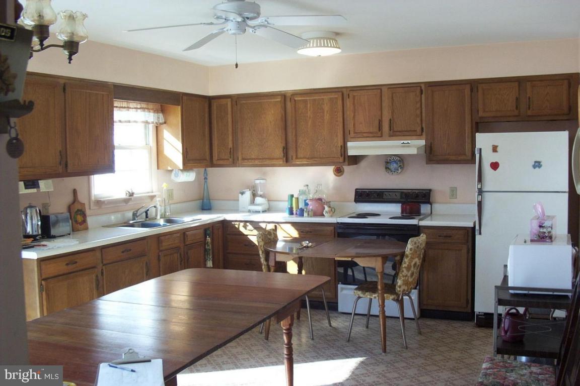 701 Narvon Road Narvon, PA 17555 - Photo 4 of 4 Gallery Image 4