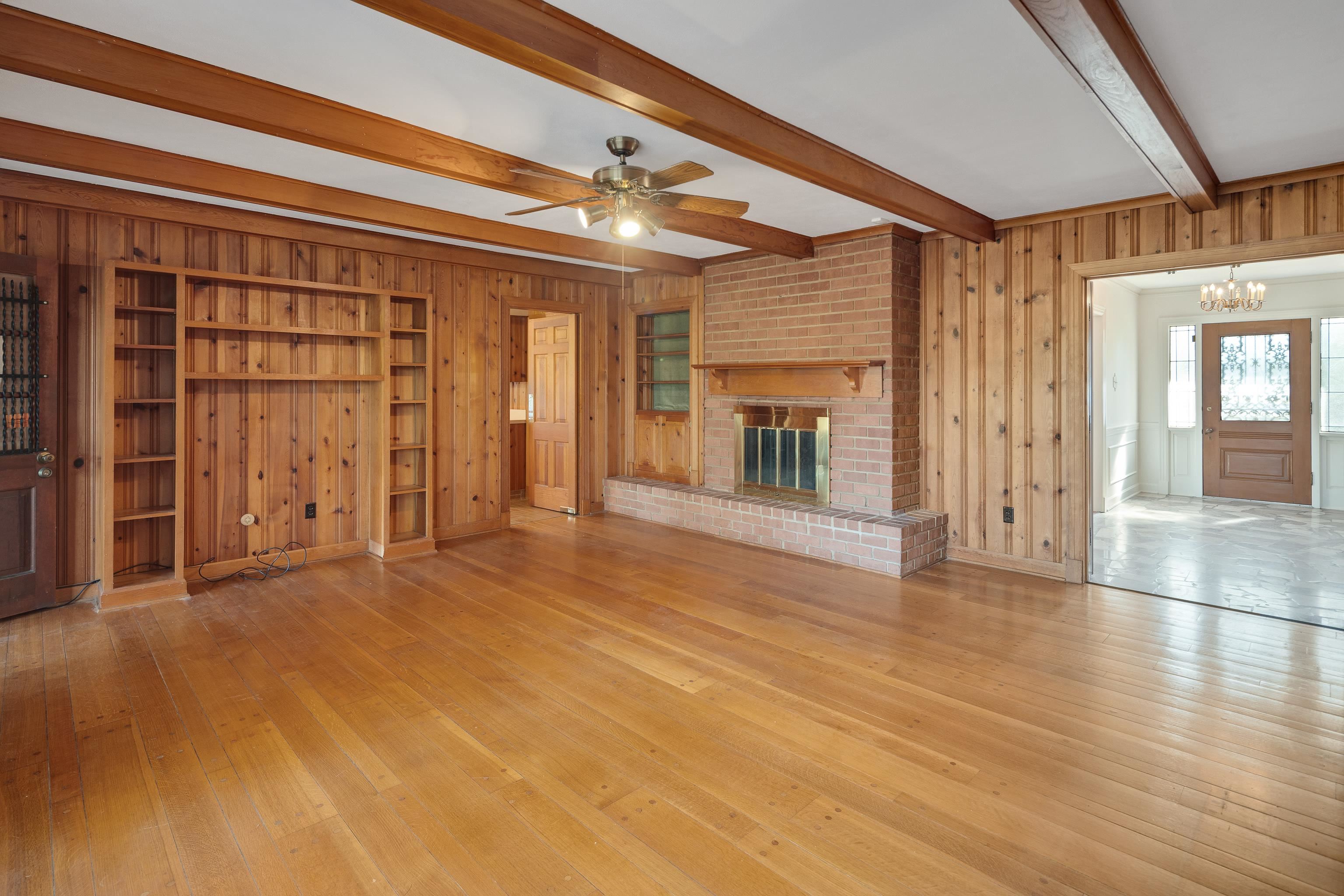685 South Perkins Road Memphis, TN 38117 - Photo 19 of 40 a view of an empty room with wooden floor and a window