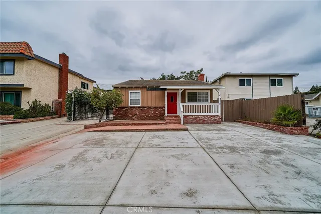 $3,500 | 3251 Honolulu Avenue, Glendale, CA 91214