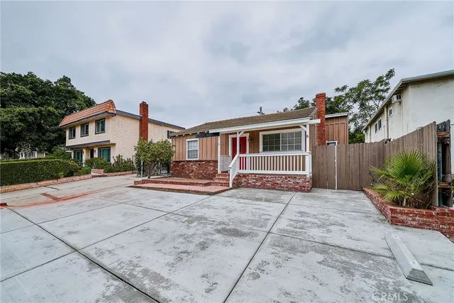 $3,500 | 3251 Honolulu Avenue, Glendale, CA 91214