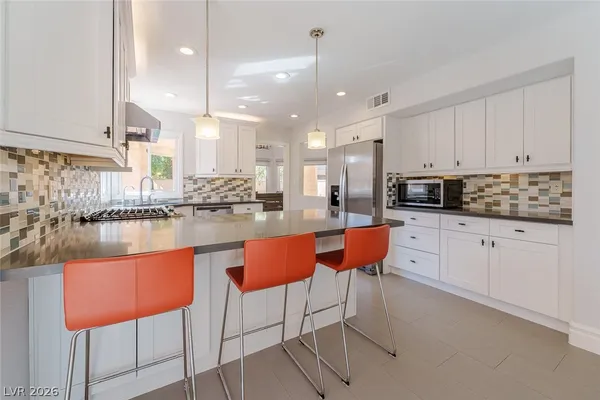 $2,850 | 5103 Southern Hills Lane, Las Vegas, NV 89113