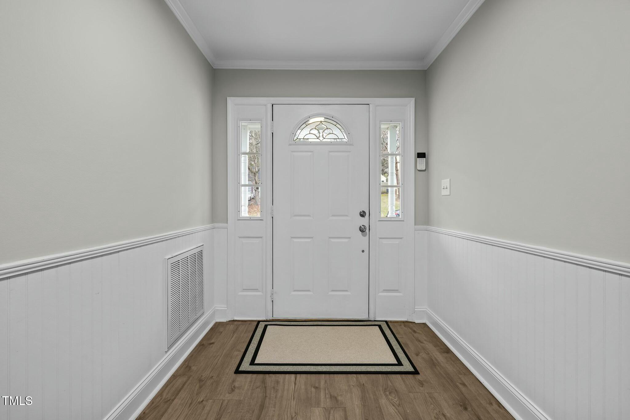 8304 Bellingham Circle Raleigh, NC 27615 - Photo 5 of 47 Foyer
