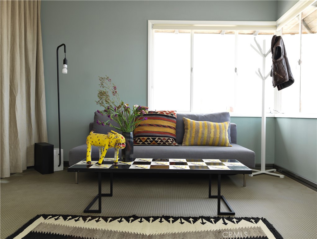 5960 Sunrise Road Twentynine Palms, CA 92277 - Photo 36 of 65 a living room with furniture