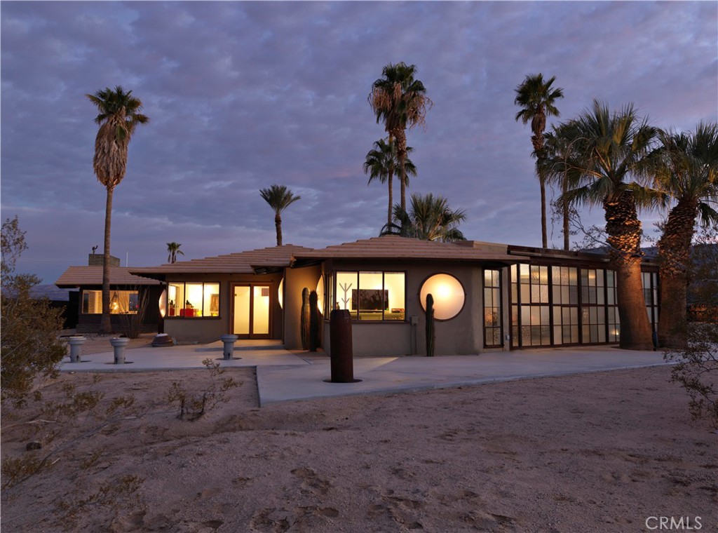 5960 Sunrise Road Twentynine Palms, CA 92277 - Photo 58 of 65 a view of a porch with a backyard