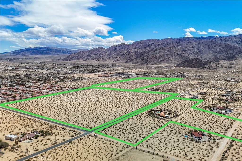 5960 Sunrise Road Twentynine Palms, CA 92277 - Photo 65 of 65 a view of a pathway with a yard