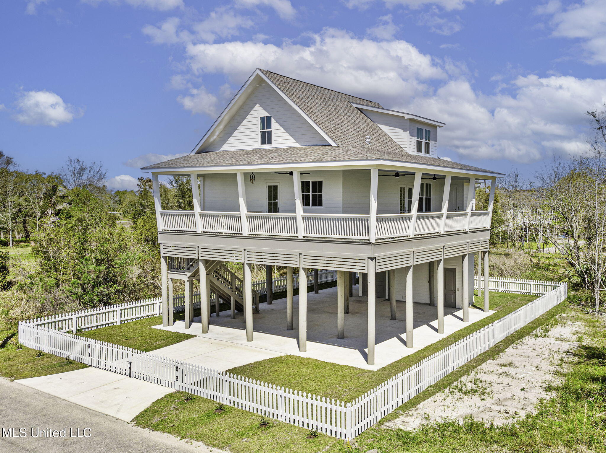 2-web-or-mls-211 Chartres Street (13)