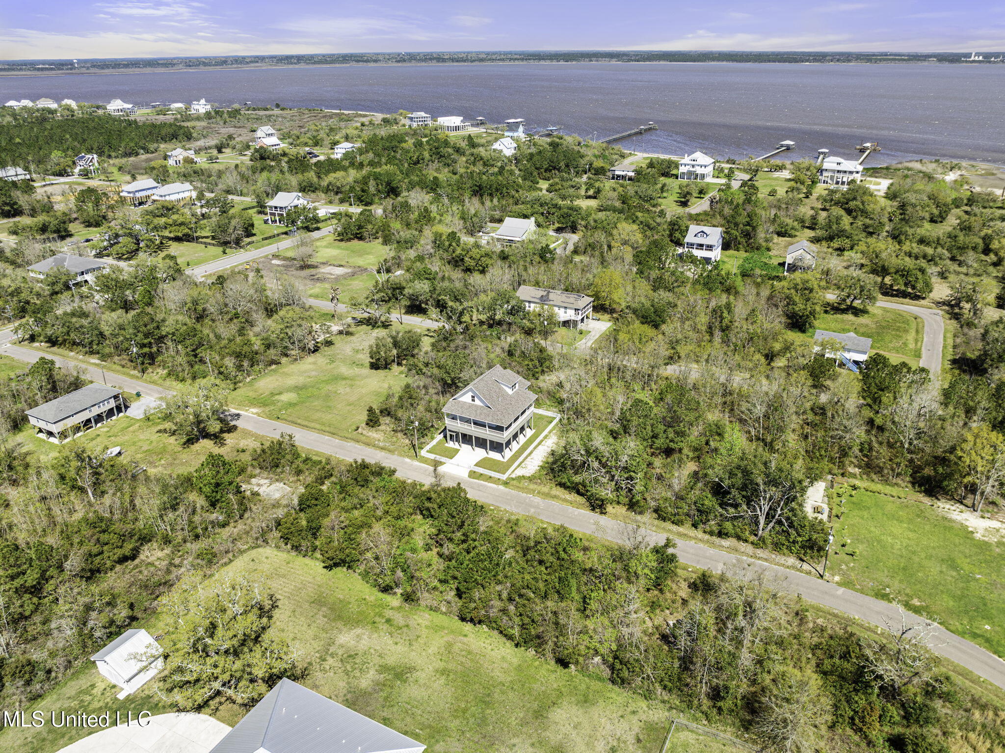 211 Chartres Street Bay St. Louis, MS 39520 - Photo 3 of 28 4-web-or-mls-211 Chartres Street (10)