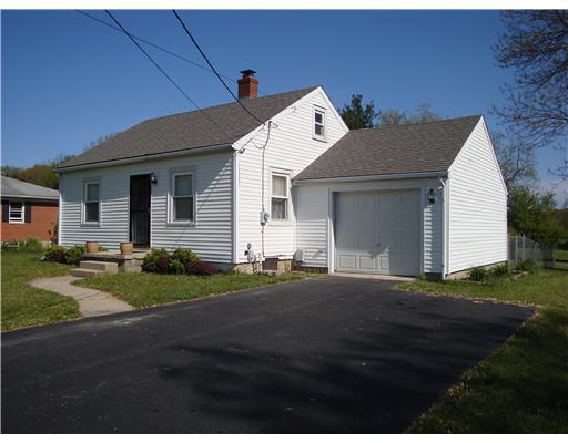 1282 West Sparrow Road Springfield, OH 45502 - Photo 2 of 16