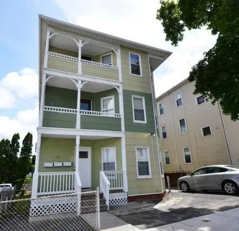 $2,400 | 33 1/2 Barclay Street, Unit 3, Worcester, MA 01604